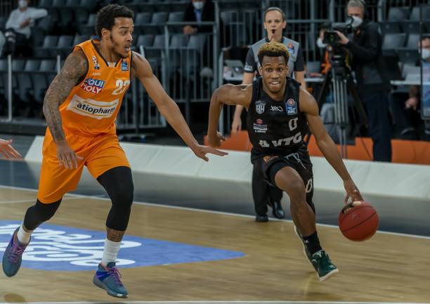 尤其是在客 尤其是在客