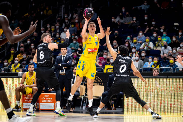 赵继伟以 赵继伟以