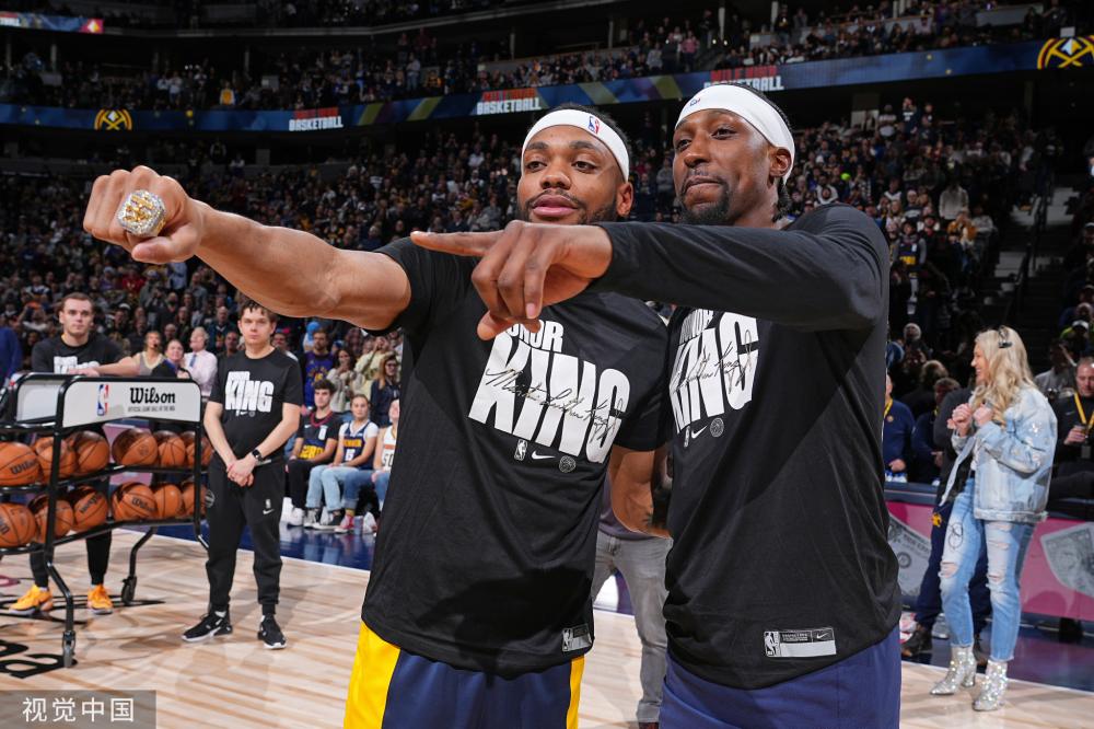 象征着他们 象征着他们